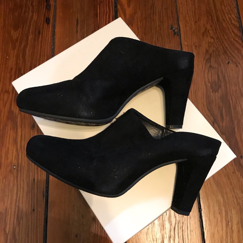 Cordoni Black Suede Mules 37.5 nice heel. Worn only in store. New   Italian